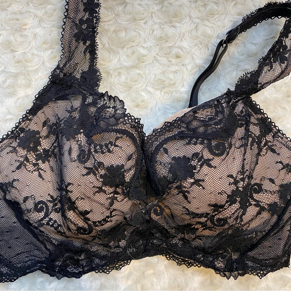 Victoria’s Secret lined Demi 36 DD Lacy bra